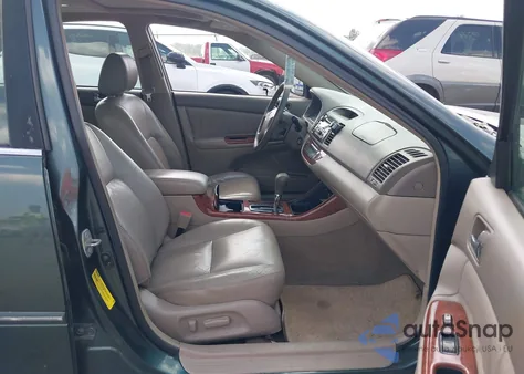 2003 Toyota Camry Xle V6 z USA, uszkodzony, nr VIN 4T1BF30KX3U557324